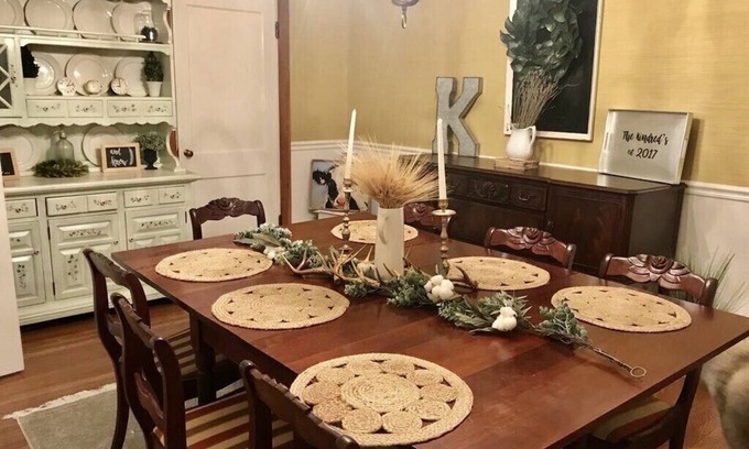 Edmonton House | 8 Bedroom 13 Bed large Country Home, Huge Country Kitchen, Bright Starry Nights