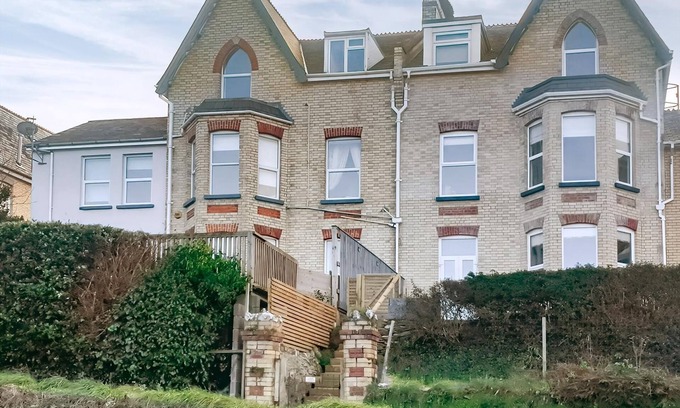 Hele Cottage | 8 bedroom accommodation in Ilfracombe