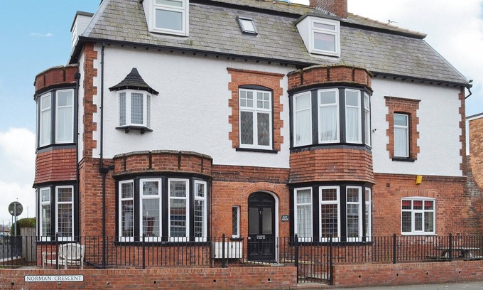 Muston Cottage | 8 bedroom accommodation in Filey