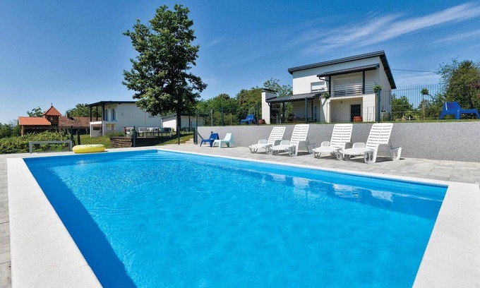 Durdevac House | 8 bedroom lovely home in Durdevac