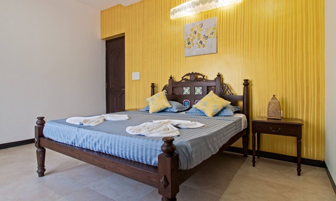 Saunta Vaddo Villa | 8 Bedroom Luxury villa 10 min walk to Calangute beach with Private Swimming Pool
