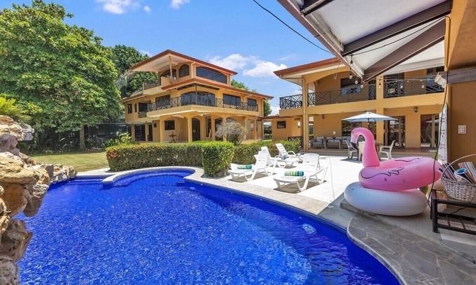 Jaco Villa | 8 Bedroom Private Party Complex BEST location- Walk to Cocal and Main St