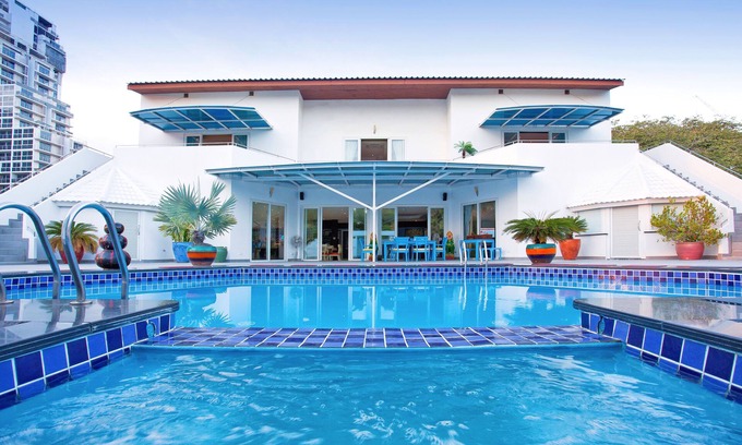 Pratumnak Hill House | 8 Bedroom Villa - Private Pool & Gym