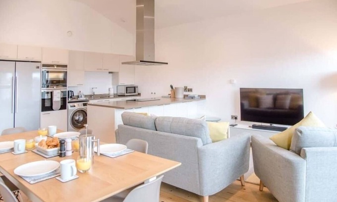 Martlesham Heath Apartment | 8 Deben Wharf, Woodbridge