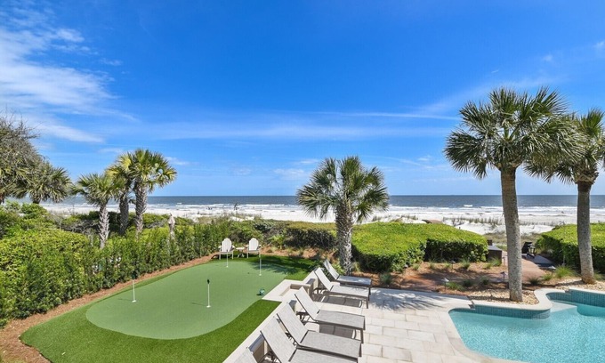Beach Lagoon House | 8 East Beach Lagoon Enjoy Direct Oceanfront Views & Putting Green