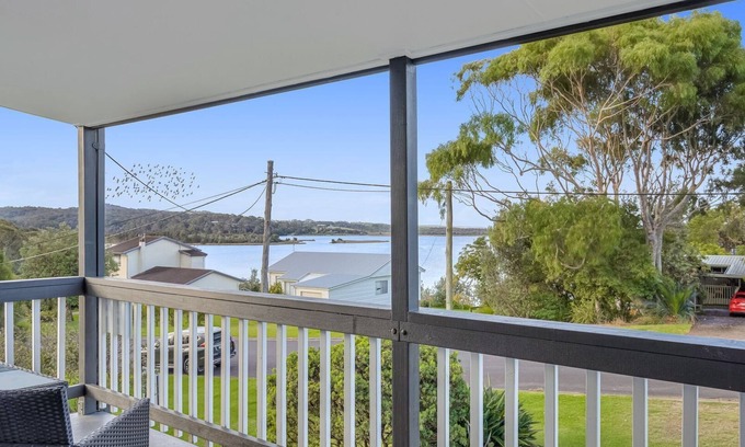 Wallaga Lake House | 8 Lakeview Drive - Water views