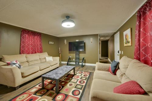 Crisp House | 8 Mi to Dtwn Greenville Bethel Home with Yard