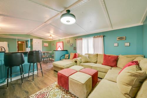 Crisp House | 8 Mi to Dtwn Greenville Pet-Friendly Family Home!