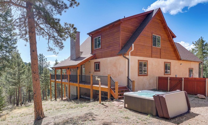Pine Cabin | 8 Mi to Staunton State Park: Mtn-View Hideaway!