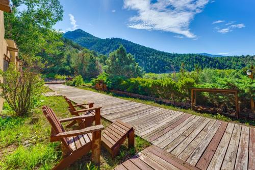 Arroyo Seco Apartment | 8 Mi to Taos Ski Valley! Peaceful Mtn-View Condo