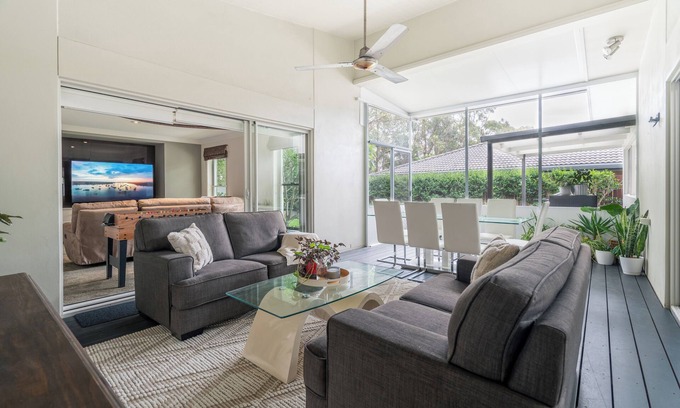 Port Macquarie House | 8 min to beach, Sleeps 12 + Pets