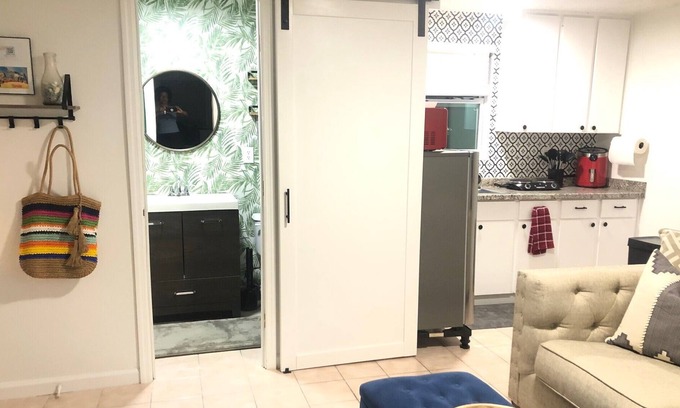 Tampa Cottage | 8 Minutes to the Beach - Quaint 1bdrm 1 bath