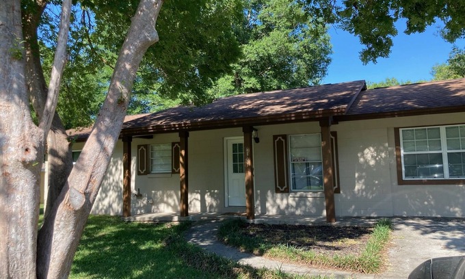 Fellowship House | 8 minutes to World Equestrian Center! Pet-friendly home that sleeps 8.