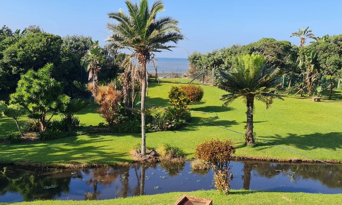 Margate Apartment | 8 Oceans on the Beach 3 B/R Apartment