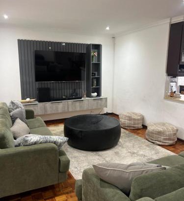 Athlone House | 8 on Lorenzo