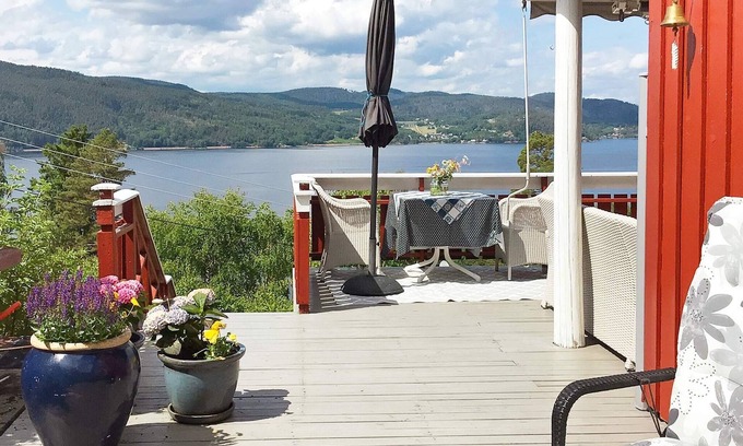 Hurum House | 8 person holiday home in Klokkarstua