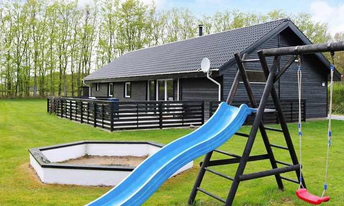 Egense House | 8 person holiday home in Storvorde-By Traum