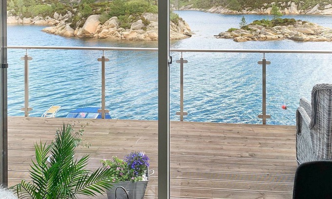 Bomlo House | 8 person holiday home in Urangsvåg