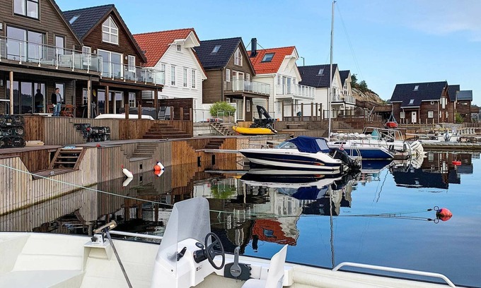 Bomlo House | 8 person holiday home in Urangsvåg