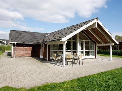 Pøt Strandby House | 8 person holiday home in Juelsminde-By Traum