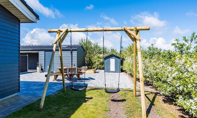 Skaven Strand House | 8 person holiday home in Tarm
