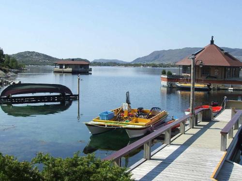 Kalvag House | 8 person holiday home in Kalvåg-By Traum