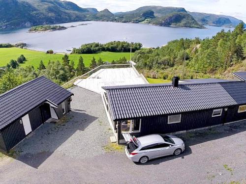 Snillfjord House | 8 person holiday home in Sundlandet