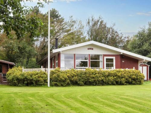 Remmer Strand House | 8 person holiday home in Struer-By Traum