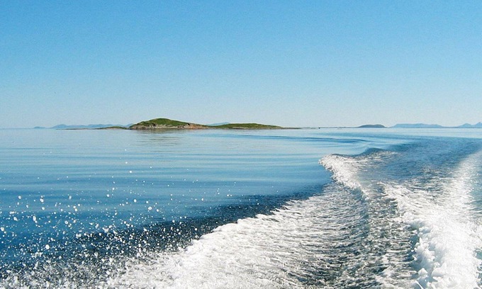 Skjervoy House | 8 person holiday home in Arnøyhamn