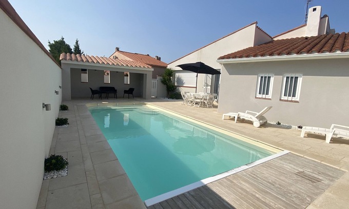 Canohes House | 8-person villa with pool and air conditioning, children's playroom