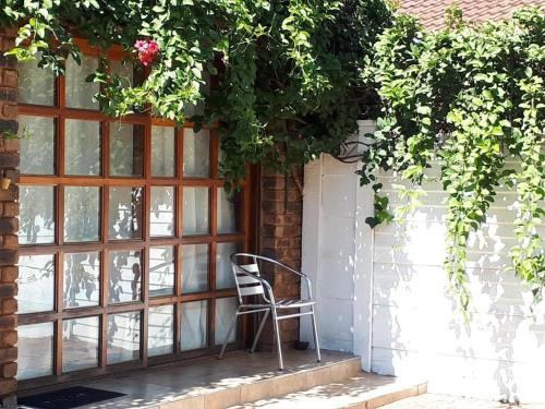 Akasia House | 8 Soenie Avenue Self-Catering