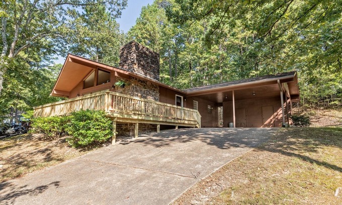 Hot Springs Village House | 8 South Pego Way - WIFI. Nightly vacation rental home with carport near Lake