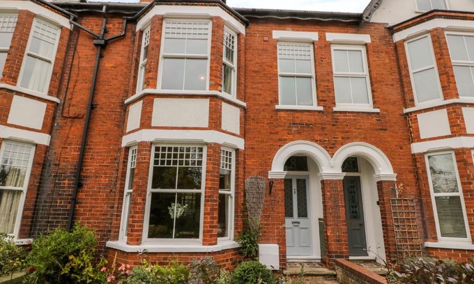 Hornsea House | 8 Wilton Road
