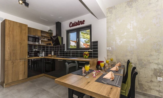 Srima Apartment | 80 m² Apartment ∙ 2 bedrooms ∙ 6 guests