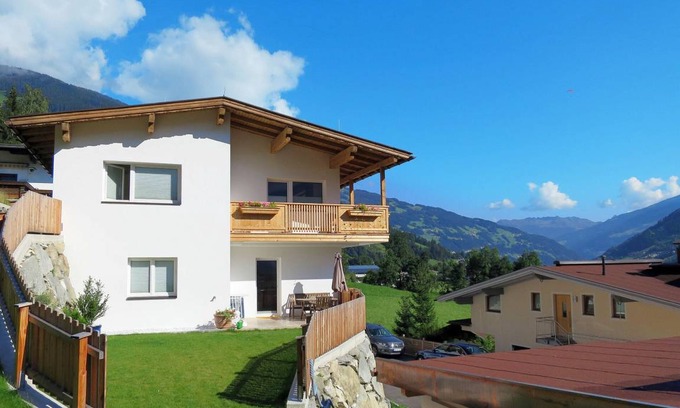 Hoarberg Apartment | 80 m² Apartment ∙ 3 bedrooms ∙ 8 guests