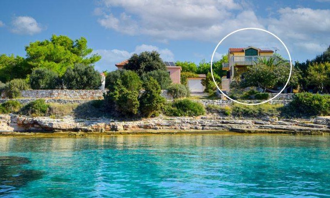 Zirje House | 80 m² House ∙ 4 bedrooms ∙ 8 guests