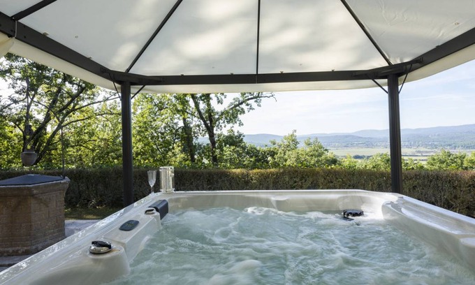 Monteriggioni Villa | 800 m² Villa ∙ 6 bedrooms ∙ 14 guests