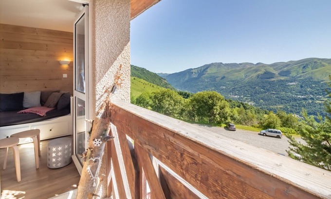 Genos Apartment | 80m from the slopes - Apart for 4 adults/2 children