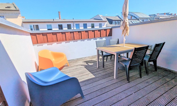 Rostock Apartment | 80m² City Apartment for up to 6 people - Central location in the heart of the tr
