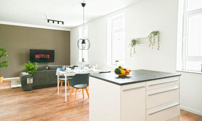 Krefeld Apartment | 80qm Apartment in Krefeld zentral gelegen mit hohen Decken - BEUYS Apartments - Krefeld