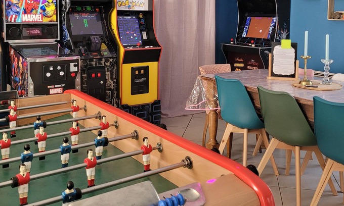 Saint-Romain-le-Preux House | 80s-themed fun house, with 'escape game'-style treasure hunt