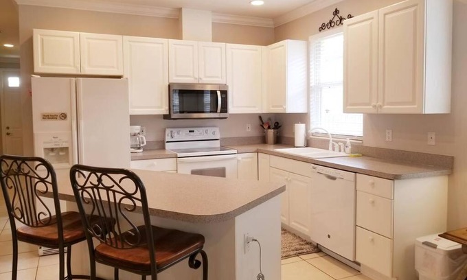 Naples Park House | 823 104th ave. N. Naples