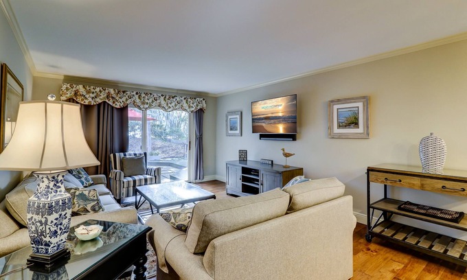 Harbour Town Condo | 823 Ketch Court - Sea Pines Townhouse in Harbourtown-Quick walk to the Marina
