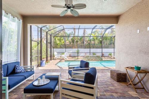 Naples Park House | 833 Perfect Naples - Pool - 3BR Near the Beach