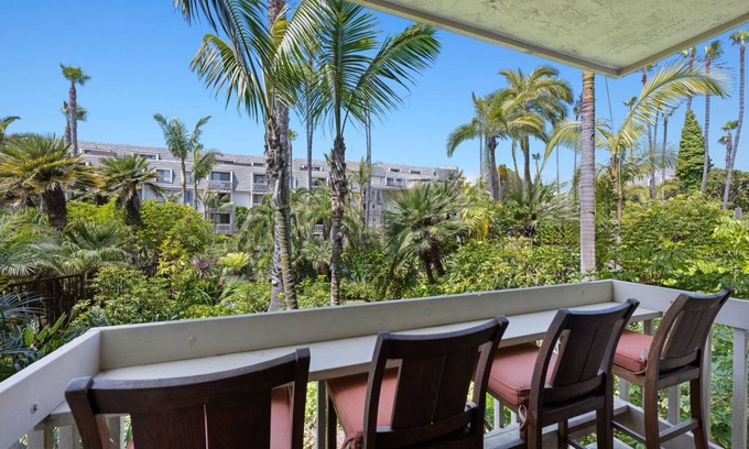 Townsite Condo | 84 m² Condo ∙ 1 bedroom ∙ 4 guests