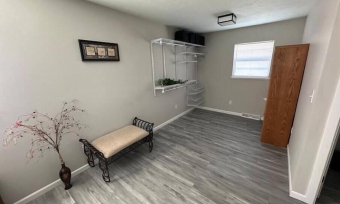 Springfield House | 85 inch TV Big Beds