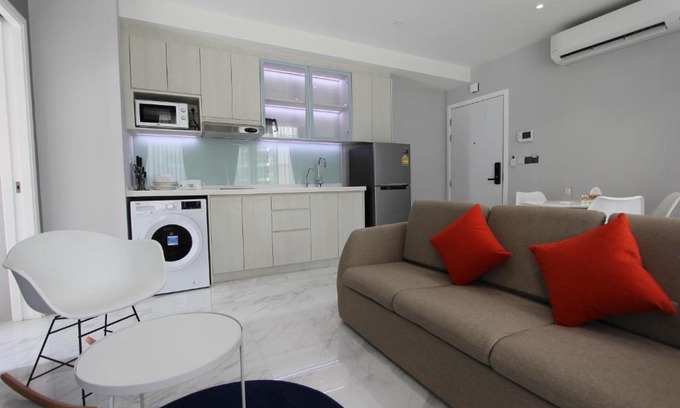 Kandawgyi Lake Area Apartment | 85 SOHO Premium Residences