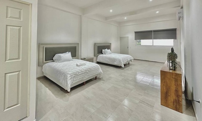 Paraiso Hotel | 86600