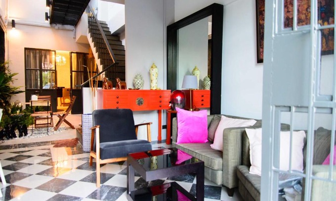 Wat Sam Phraya House | 87 Oldtown at River Pier