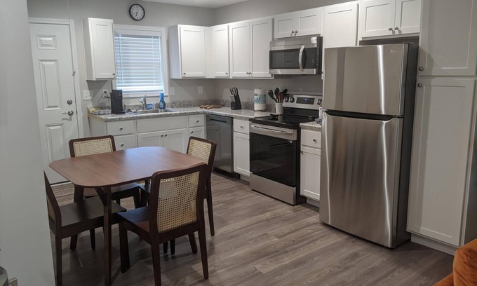 Washington Court House Apartment | 871 Gregg St New 2 Bed Apt Fully Furnished.